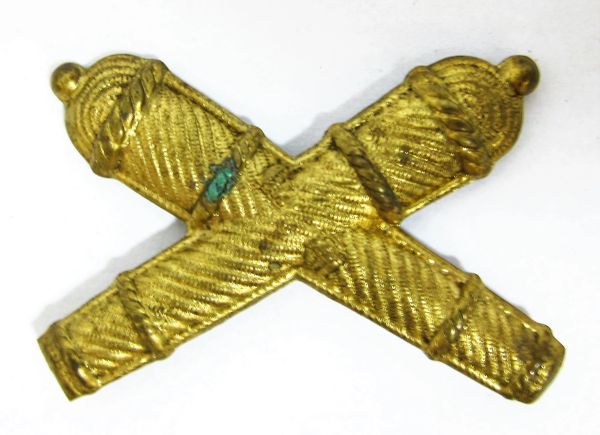 Officer's Crossed Cannon Insignia