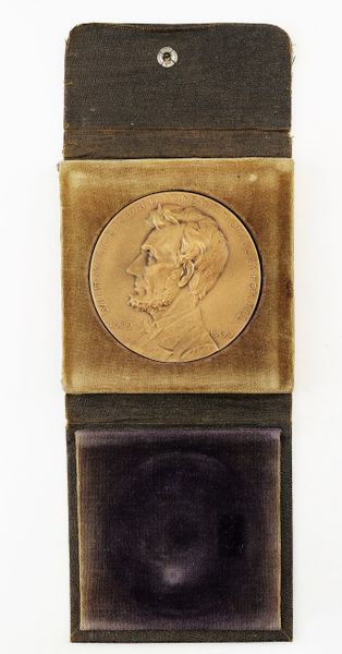 Abraham Lincoln Centennial Medal / Sold