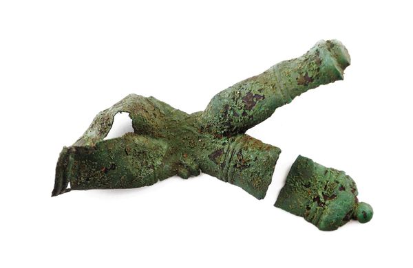 Excavated Artillery Crossed Cannon Insignia / SOLD