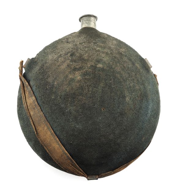 Civil War "Bullseye” Canteen / SOLD