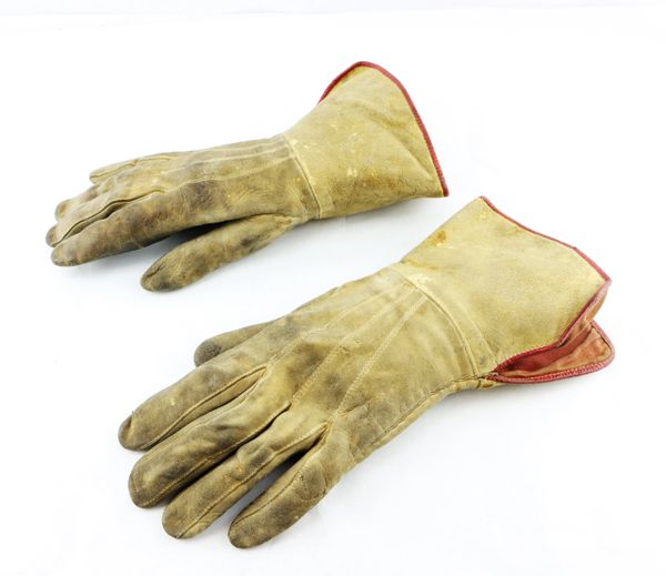 Bloodstained Civil War Gauntlets of Lieutenant Andrew L. Bush 37th Massachusetts Infantry, Wounded at Gettysburg / SOLD