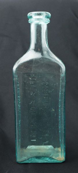 Dr. Kennedy's Rheumatic Dissolvent Roxbury, Mass. Bottle