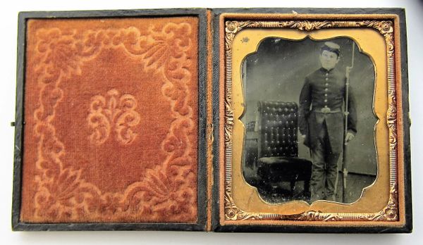 Infantryman with Springfield Rifle-Musket Tintype Sixth Plate