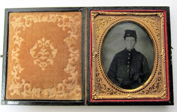 Young Soldier with Two Pistols Sixth Plate Tintype