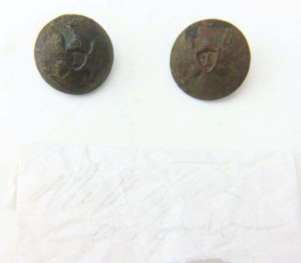 Pair of Federal Infantry Buttons / On-hold