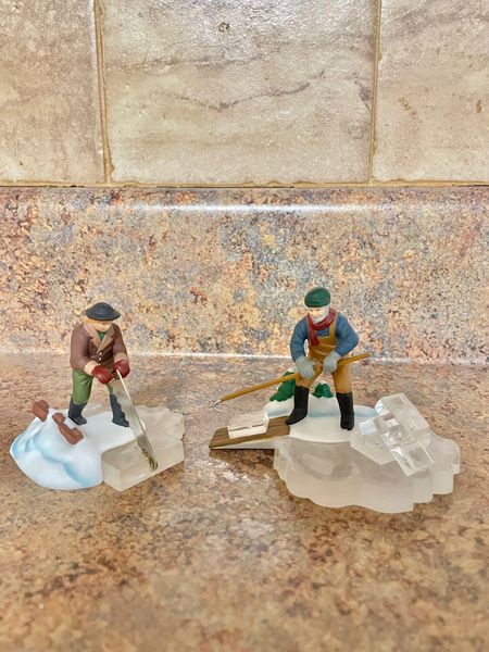 Department 56 Blue Star Ice Harvesters 56.56502 56.56502