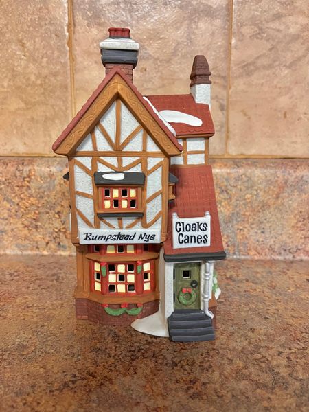 DEPARTMENT 56 BUMPSTEAD NYE CLOAKS & CANES
