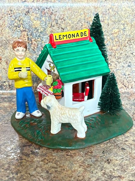 Department 56 Ben & Buddy's Lemonade Stand 56.55144