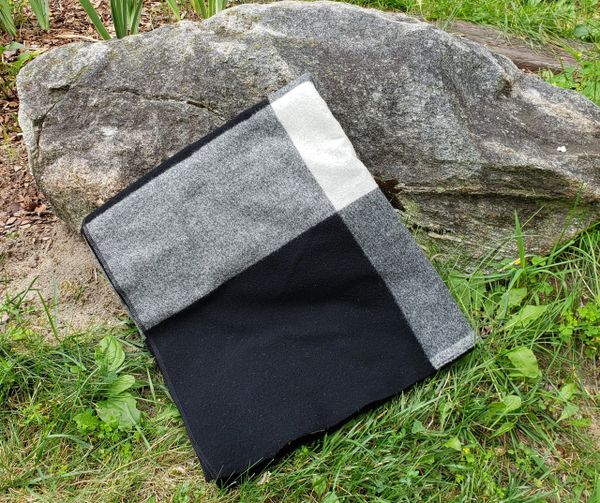 Black and White Camp Blanket (Heaviest Wool)