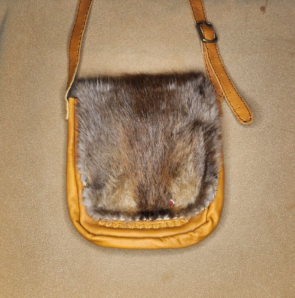 Medium Handmade Leather/Beaver Shooting Bag