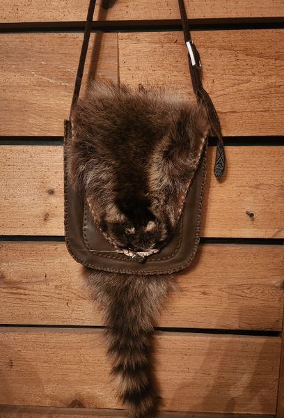 Leather Shooting Bag W/Racoon