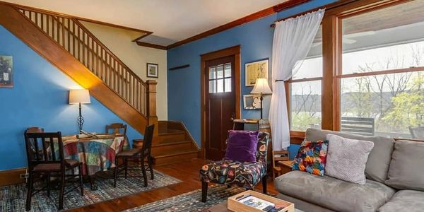 Living area in Spacious Lakeview Cottage vacation rental.