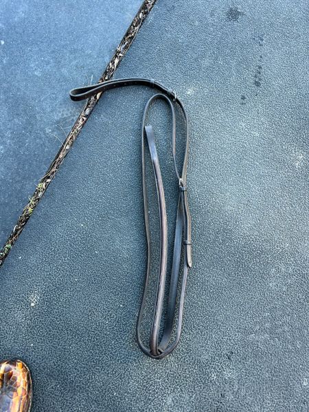 Soft leather standing martingale