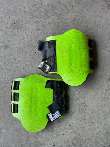 Used davis splints LIME green MEDIUM