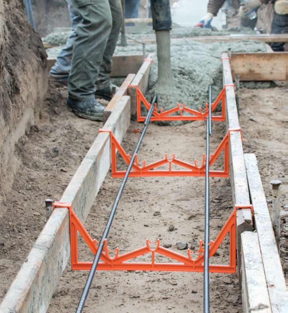 Accufooting braces placing concrete