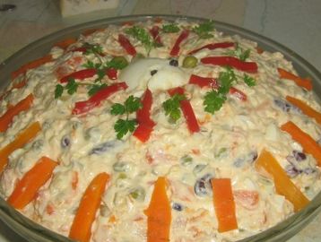 Tradycyjna salatka warzywna