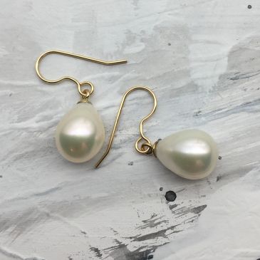 14k gold filled ear hooks cultued teardrop freshwater pearl 