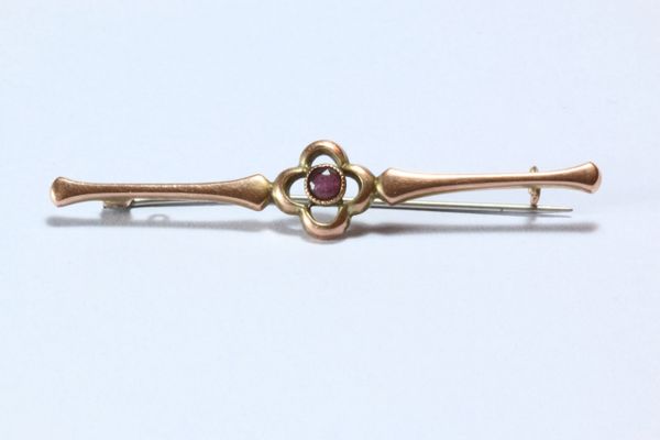 Antique gold amethyst brooch