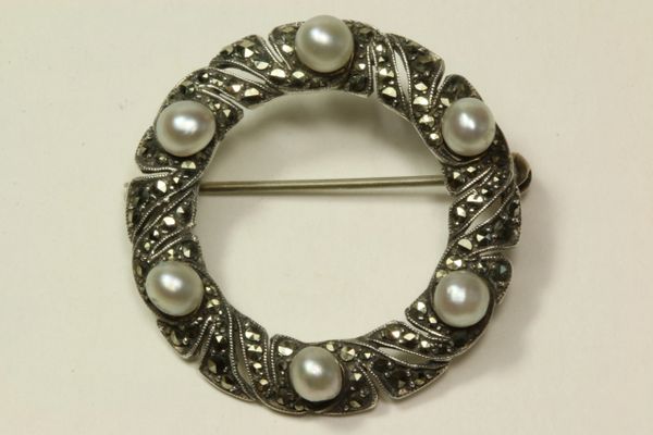 Silver marcasite and pearl stock pin