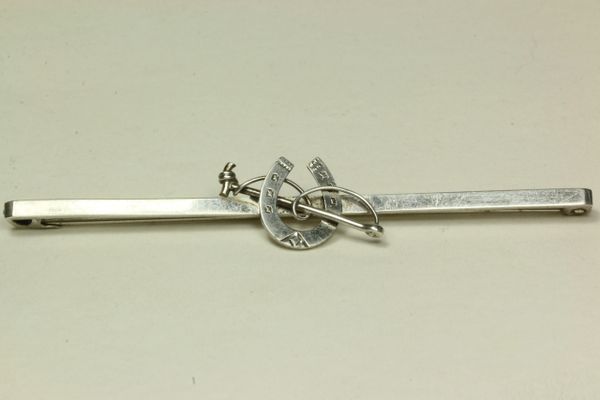 Silver hunting stock pin