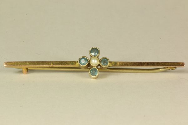 Gold aquamarine and seed pearl stock pin