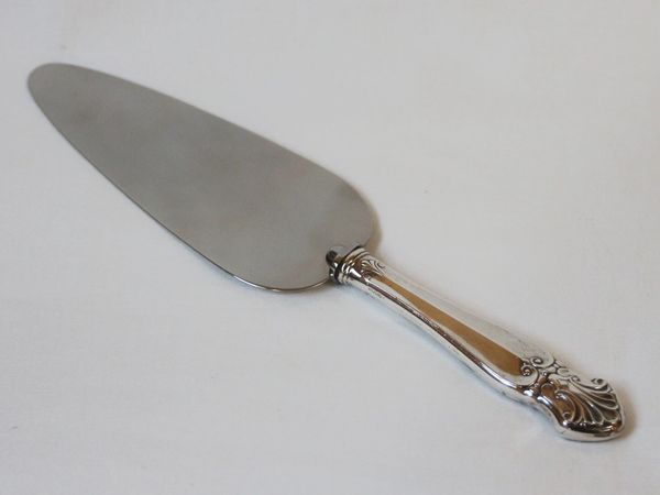 Vintage Cake or Pie Server with Sterling Silver Handle & Stainless blade.