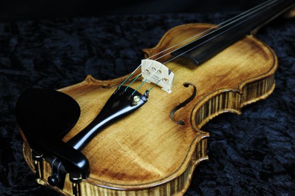 4/4 Violin MRK01V hand crafted Stradivarius model