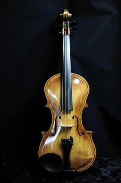 4/4 Violin MRK01V hand crafted Stradivarius model