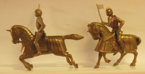 2 Marx GOLD Medieval Knights and Horses 54mm 011219C