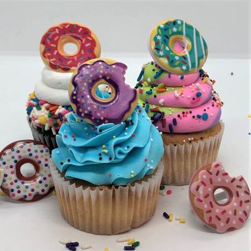 Cupcakes with donut ring topper