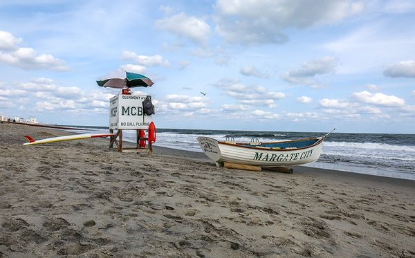  Photograph of Margate City,NJ Beach with The Fishing Pier,Canvas  Art (12x14): Posters & Prints