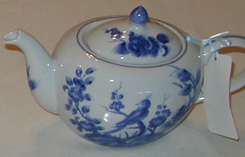 Bird on Blue Vine tea pot