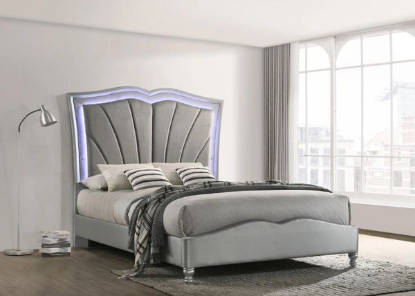 vækstdvale hæk Vej B0048-EK GREY VELVET LED BED FRAME 62" HB | Discount Furniture Atlanta  Sectionals $649