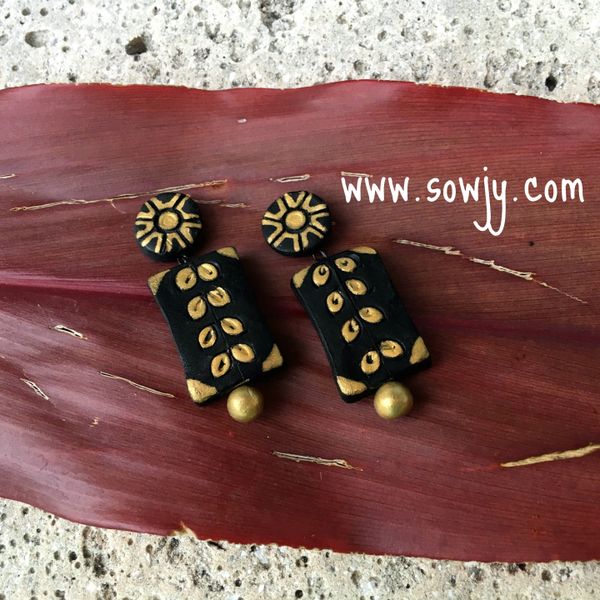 Fancy Squared Terracotta Medium Sized earrings in Black!!!!