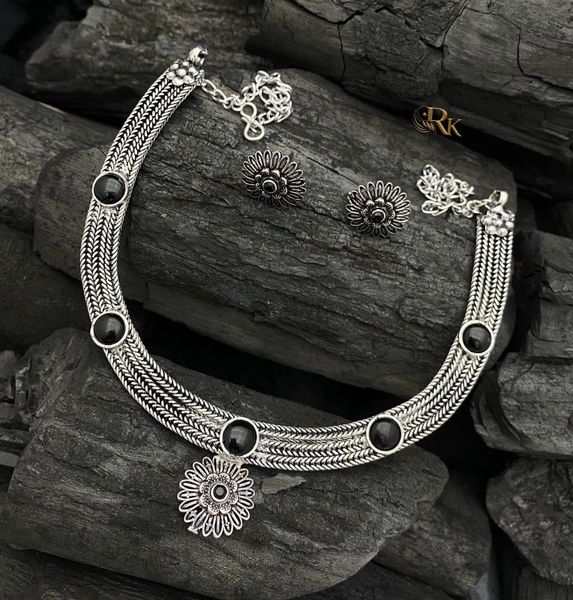Simple Floral Oxidised Necklace with Flower Studs-Black Stone!!!