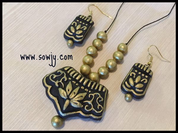 Gold and Black Simple Pendant Set!!!
