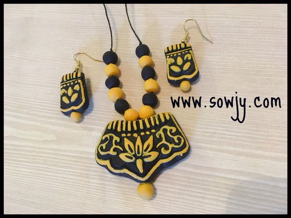 Yellow and Black Simple Pendant Set!!!!