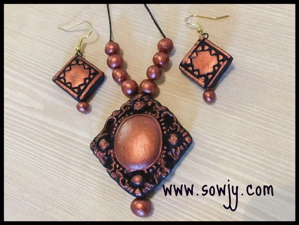 Floral Pendant Set in Mettallic bronze Shade!!!!!