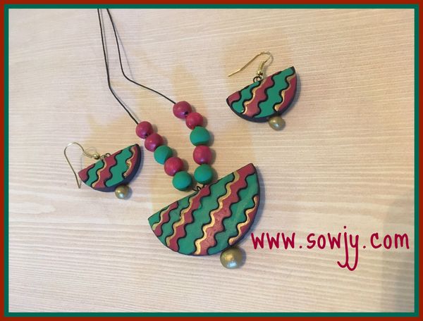 Simple Pendant Set in Red and Green!!!!