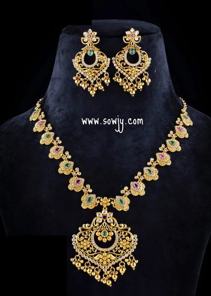 Floral Pendant Gold Finish short Necklace with Earrings!!!