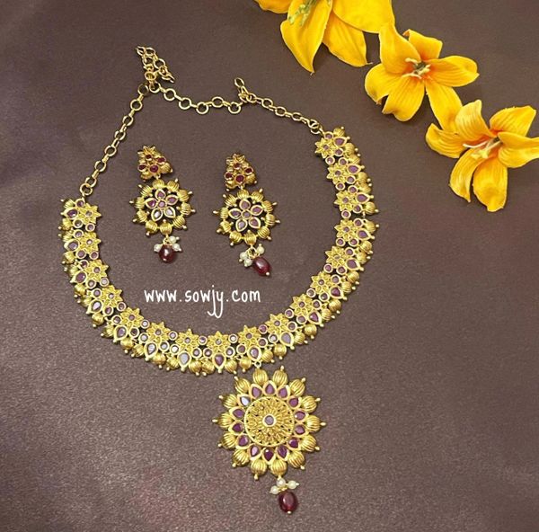 Floral Design Pendant Short Necklace with Matching Earrings in Full Gold -Full Ruby!!!