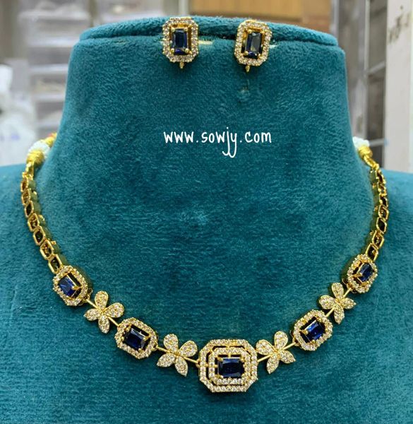 Beautiful Floral Pattern Gold Finish Elegant Necklace with Small Earrings- Sapphire/Blue !!!