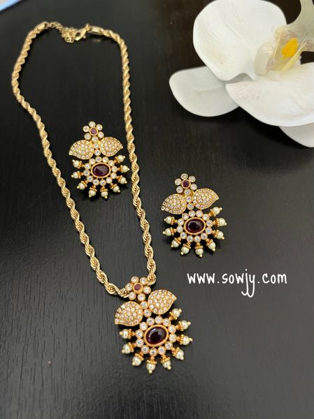 Real Kemp Stone Floral Pendant and Earrings in Gold Designer Twisted Short Chain!!!!