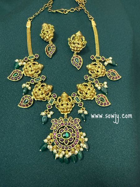 Real Kemp Stone Nakshi Pattern Lakshmi Short Necklace with Earrings!!!