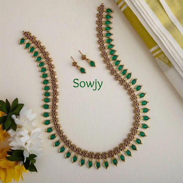 Real Kemp Stone Designer Very Long Gold look Alike Necklace with Matching Earrings!!