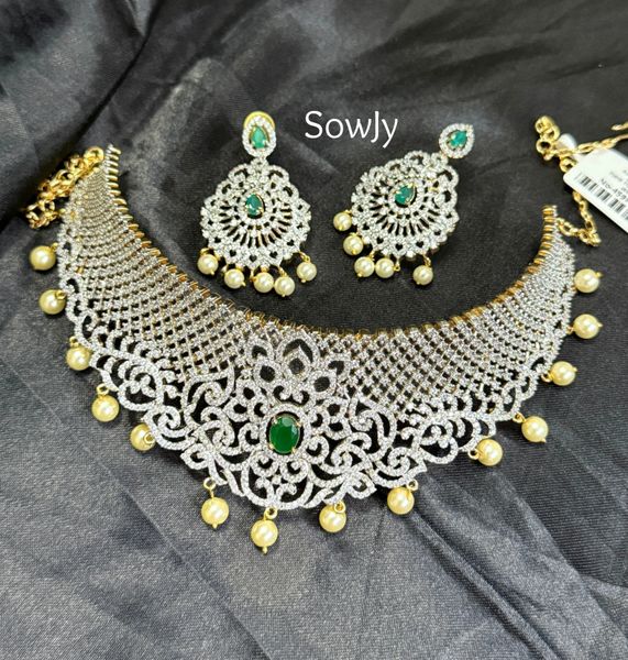 Very Grand Gold Diamond Finish Semi-Bridal Choker Set with Matching Earrings- Green center Stone!!!
