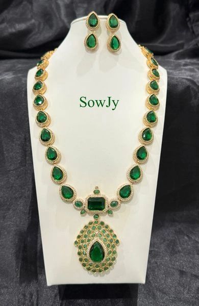Beautiful Gold Look ALike Celebrity Inspired Long Haaram with Earrings!!!