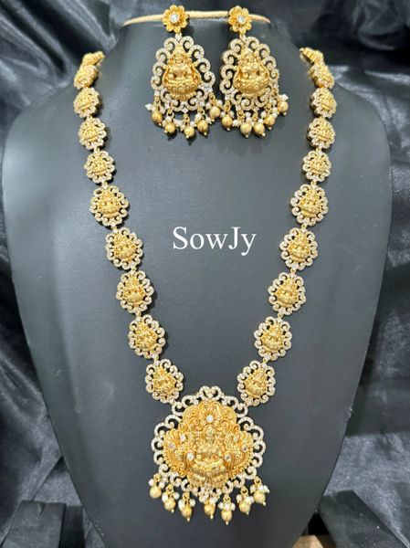 Very Grand Nakshi Pattern Designer Lakshmi Big Pendant and Lakshmi Side Pendant Long Haaram with Big Light Weighted Earrings!!!