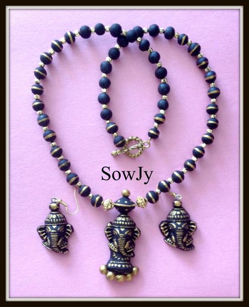 Ganesha In Blacck and Gold!!!!