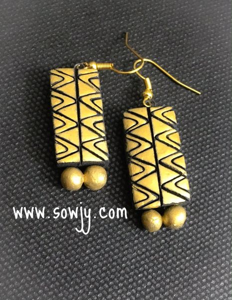 Plain Gold ZIG ZAG Terracotta earrings!!!!